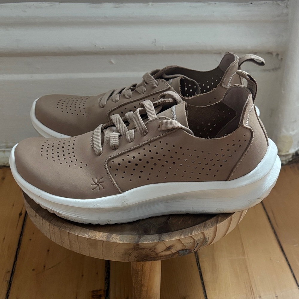 Cloudsteppers by Clarks Tan Sneakers